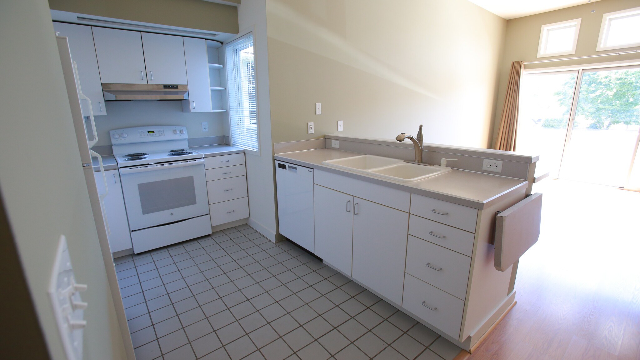 Kitchen - 120 29th Ave