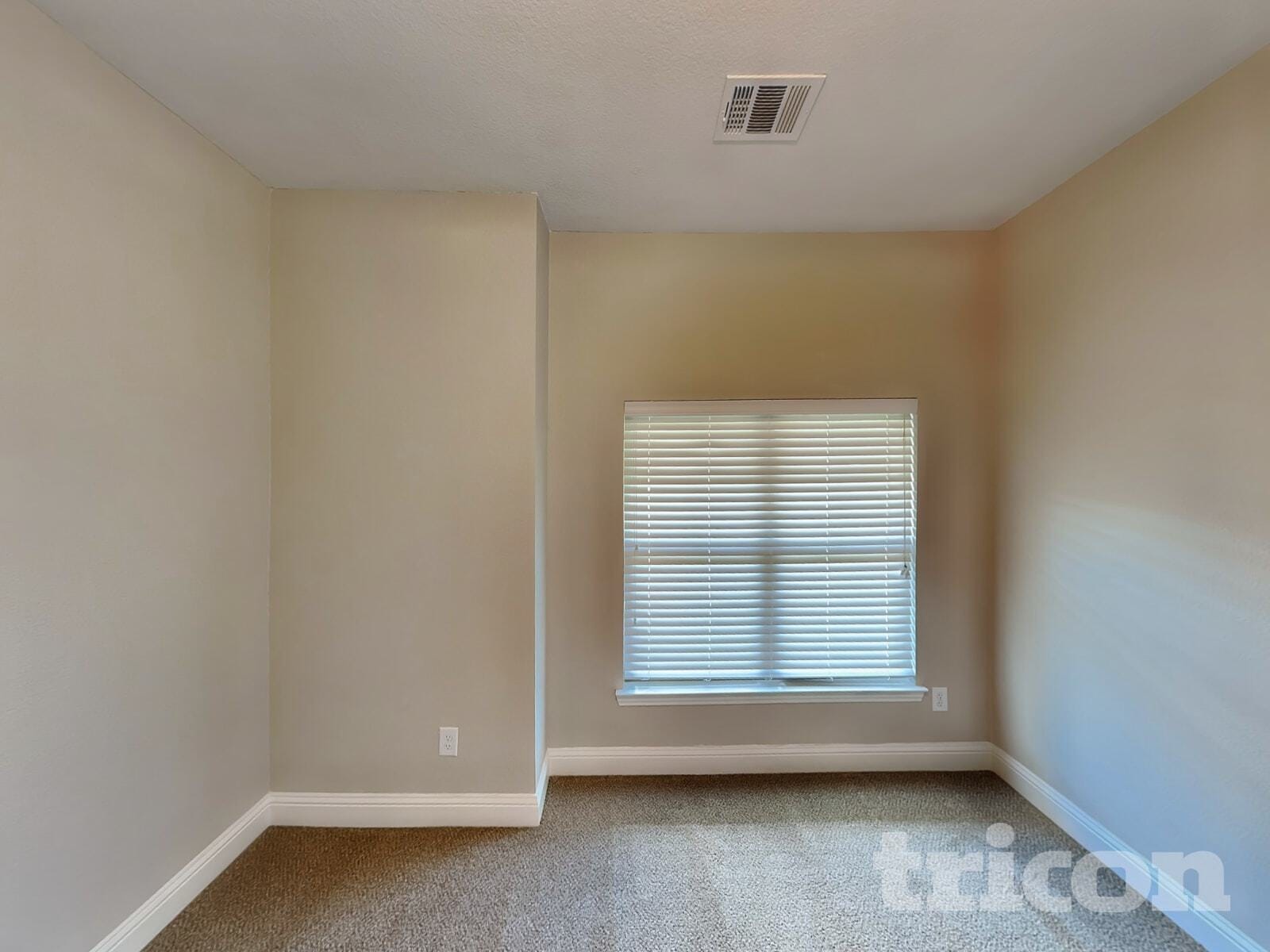 Building Photo - 209 Buckskin Dr