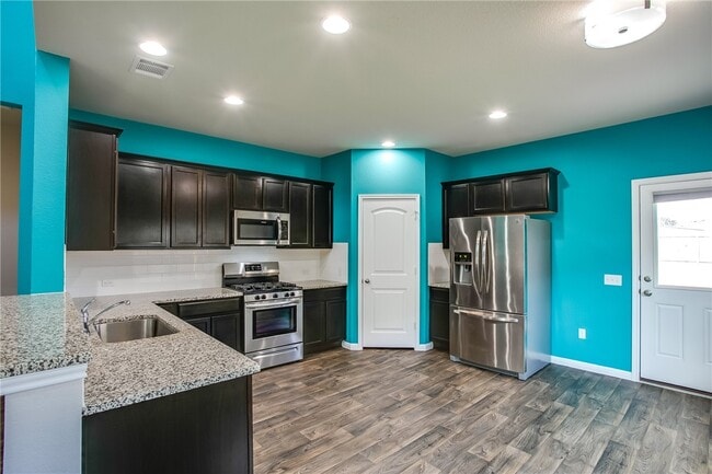 Building Photo - 605 Callahan Ln