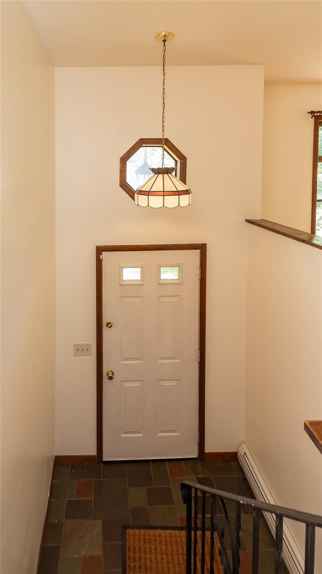 Building Photo - 5 Boxwood Close