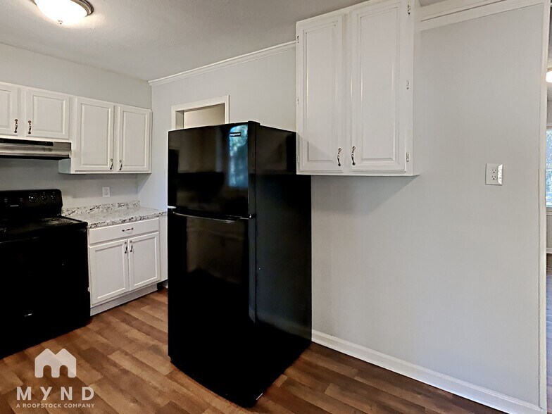Building Photo - 6852 Cherry Cir