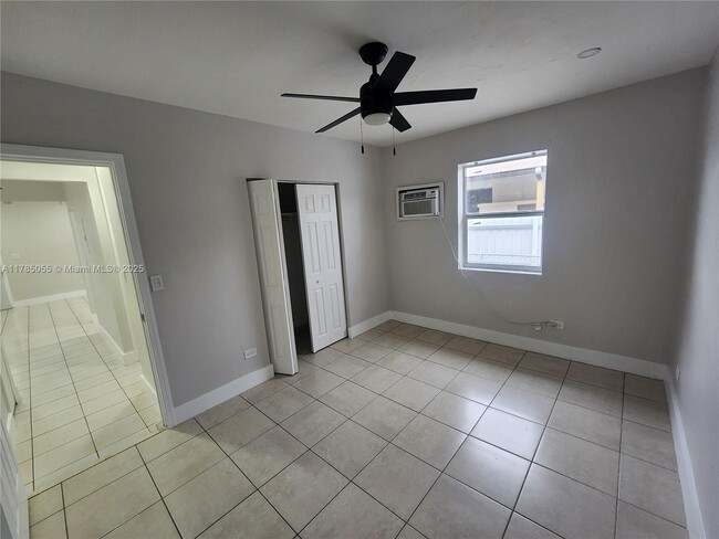 Building Photo - 511 NW 34th Ave