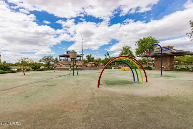 Building Photo - 729 E Zesta Ln