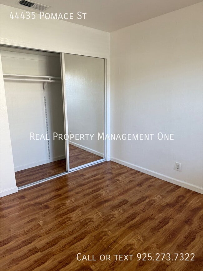 Building Photo - 44435 Pomace St