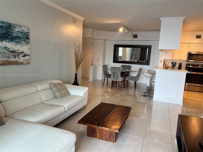 Building Photo - 17150 N Bay Rd