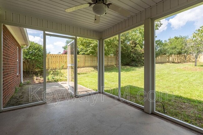 Building Photo - 219 Rainbow Falls