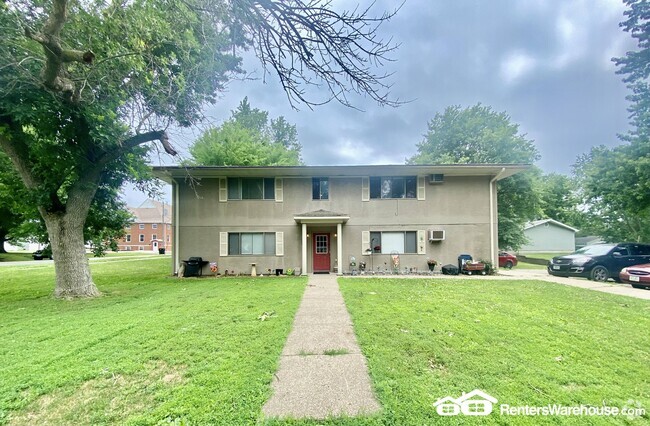 Building Photo - 206 N Madison St