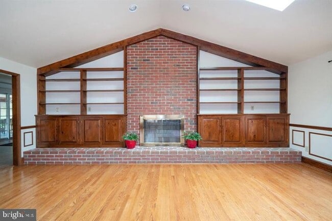 Building Photo - 253 Peoples Way