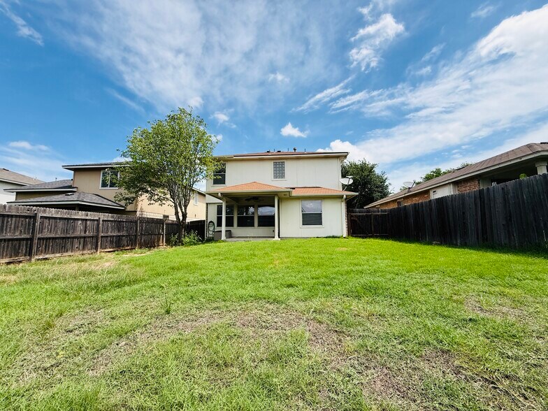 Building Photo - 913 Coronation Way