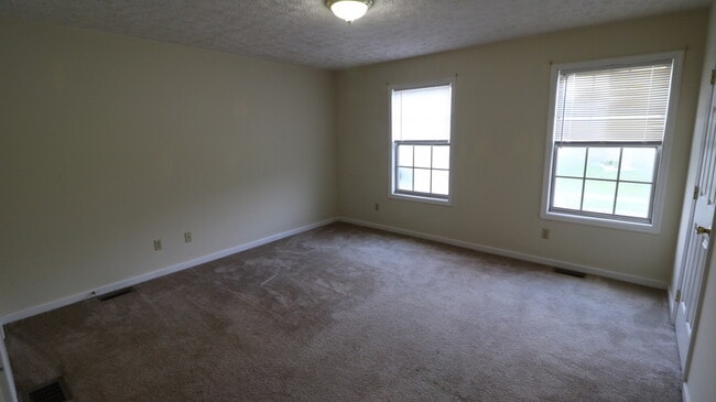 Building Photo - 144 Jason Cir