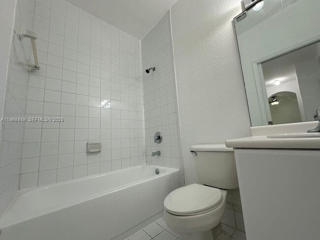 Building Photo - 2524 SE 16th Rd