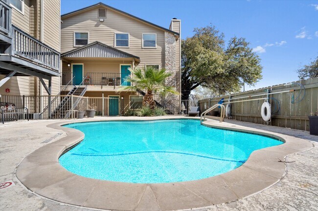 Building Photo - 6700 Cooper Ln
