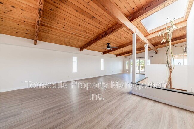 Building Photo - 2655 Loring St