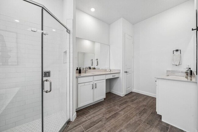 Building Photo - 655 Hookline Cir