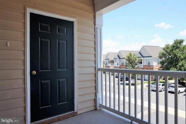 Building Photo - 43840 Hickory Corner Terrace