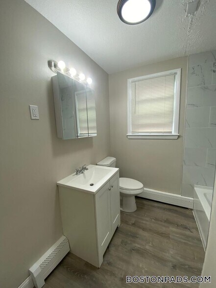 Building Photo - 24 Waugh St