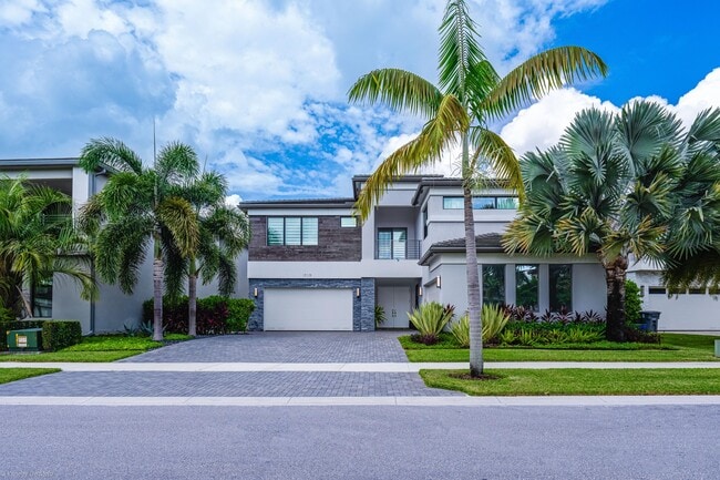 Building Photo - 17119 Aquavera Way