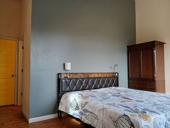 Building Photo - 19105 NE 112th Ave