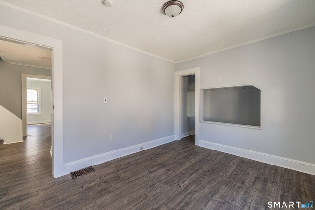 Building Photo - 92 Herkimer St