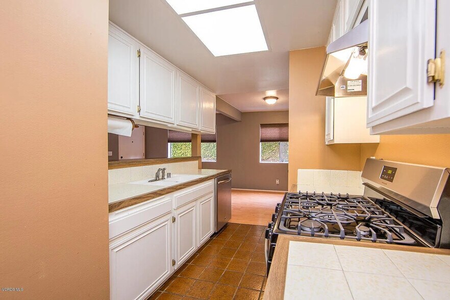 Building Photo - 5977 Nelda St