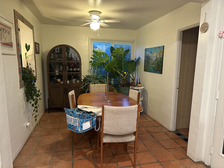 Building Photo - 2232 N Evergreen St