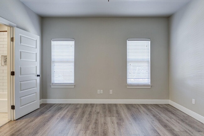 Building Photo - 1512 Avenue W