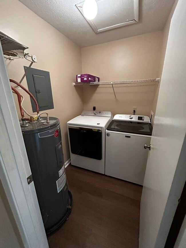 Building Photo - 1005 11th Ct