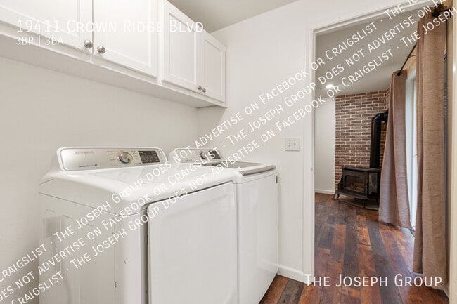 Building Photo - 19411 Crown Ridge Blvd