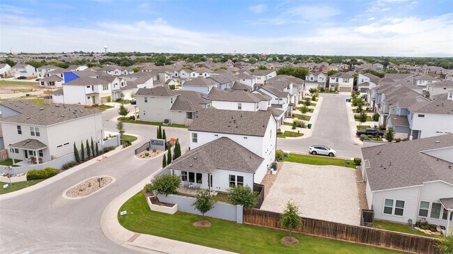 Building Photo - 2310 Castillo Dr