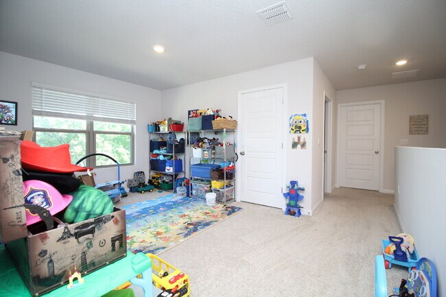 Building Photo - Modern 5BR/3BA Home in Birch Run with Solar Panels, Open Concept Design & Bonus Living Space