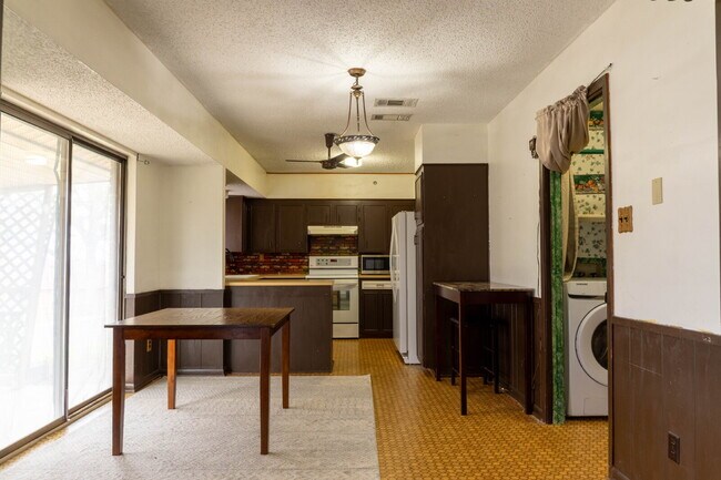 Building Photo - "Charming 3-Bed, 2-Bath Home in Copperas Cove – walking distance to local schools!"