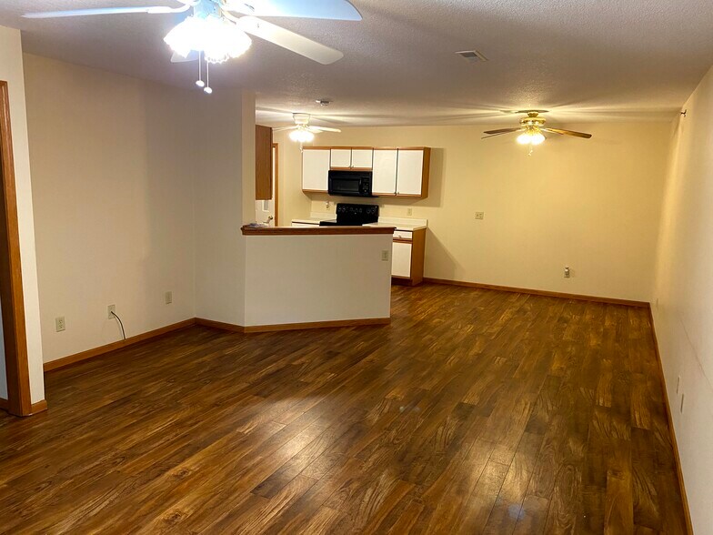 Building Photo - 3804 Creek Hill Dr