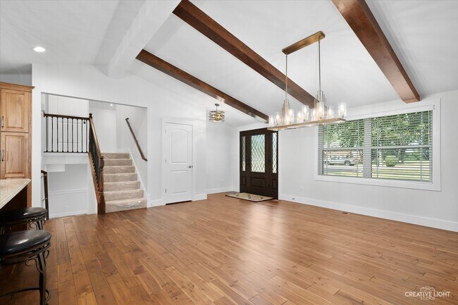 Building Photo - 2S920 Hickory Ln