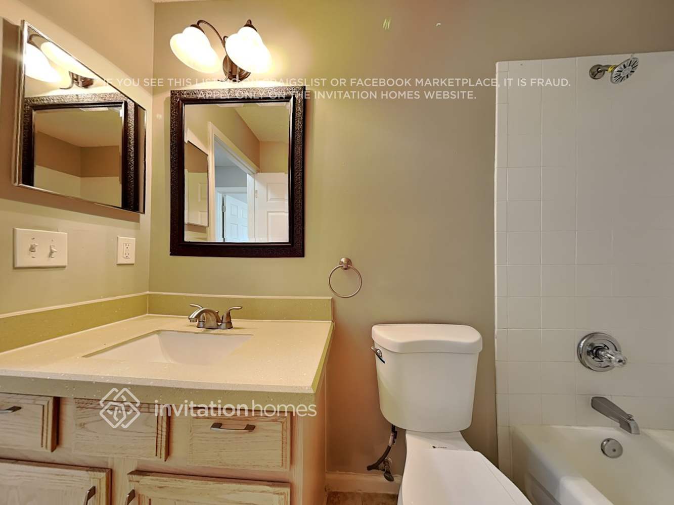 Building Photo - 1800 Northglen Cir