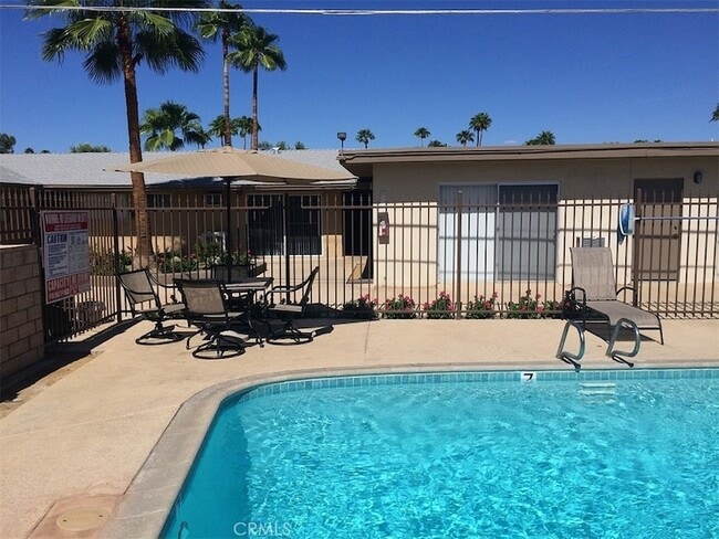 Building Photo - 685 E Vista Chino