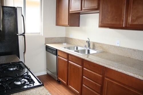 Building Photo - 2356 Portland St.