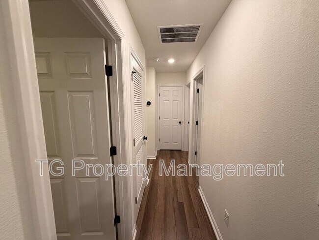 Building Photo - 59 Bluejack Ln