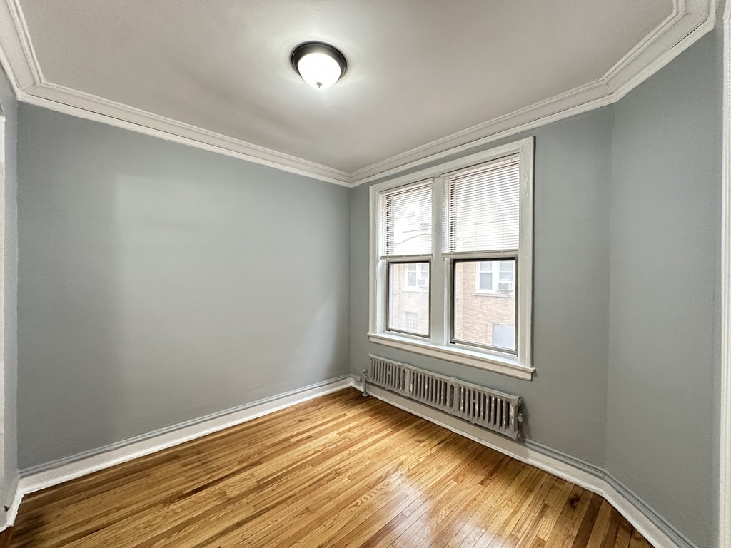 Building Photo - 1363 W Estes Ave