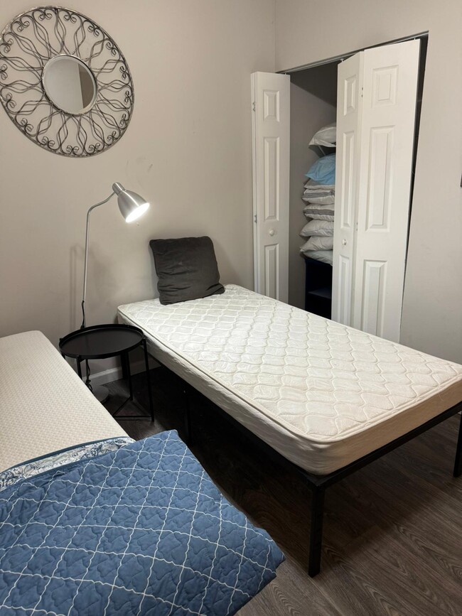 Building Photo - 3854 Folsom Ave