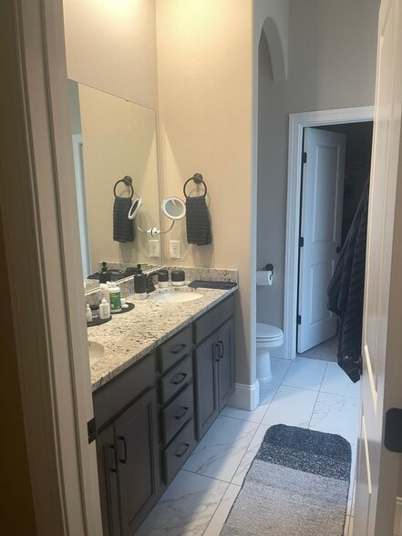 Building Photo - 126 Oasis Dr