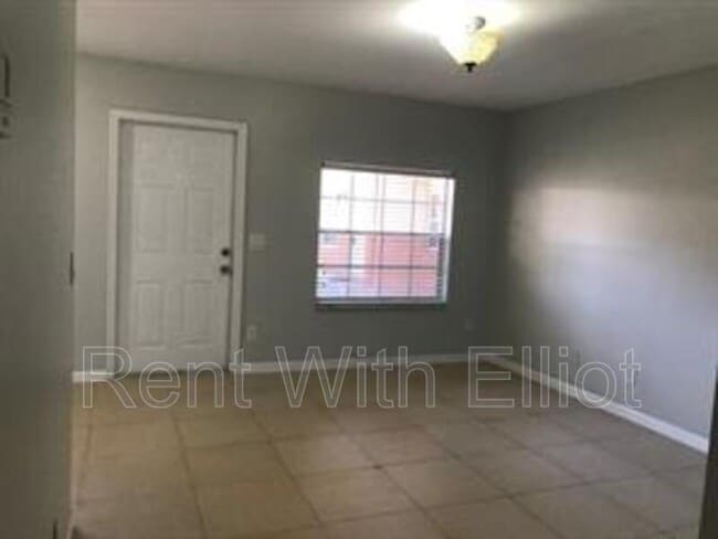 Building Photo - 1405 Miami Rd