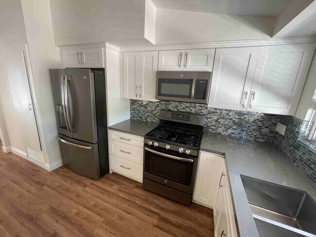 Building Photo - BEAUTIFULLY REMODELED GRANADA HILLS HOME!