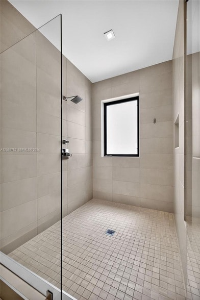 Building Photo - 16709 Botaniko Dr N