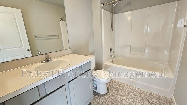 Building Photo - 1032 Magnuson Way