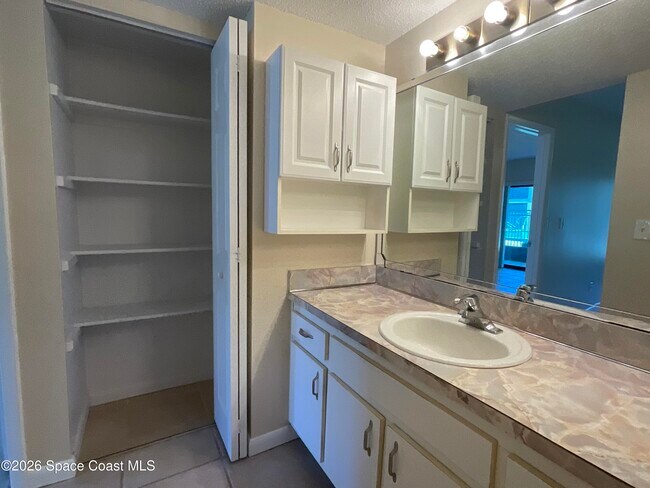 Building Photo - 435 Catamaran Dr