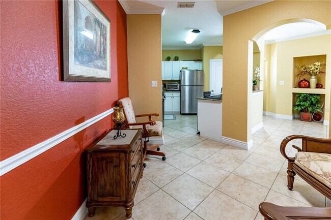 Building Photo - 2724 Via Murano