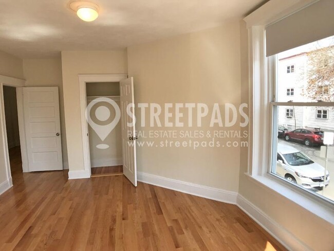 Building Photo - 3 bedroom in Boston MA 02135