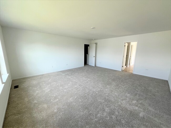 Building Photo - 218 Rhinebeck Wy