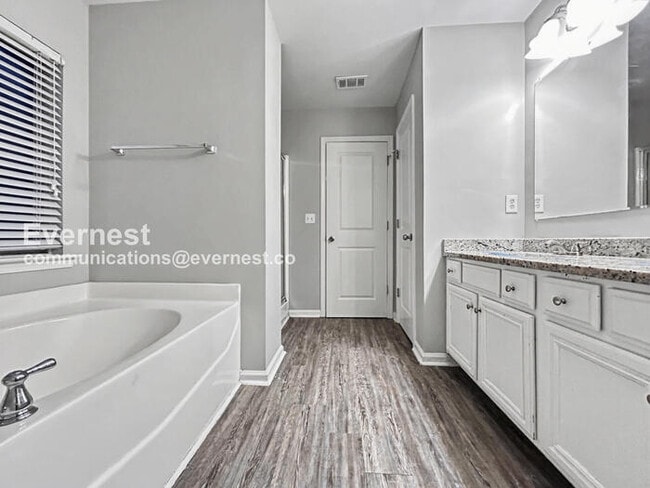 Building Photo - 3628 Hampshire Walk SW