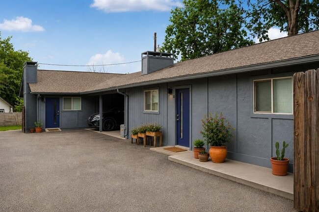 Building Photo - 1706 Royal Hill Dr